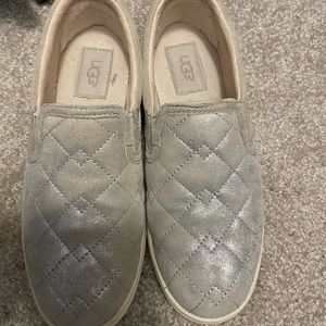 UGG